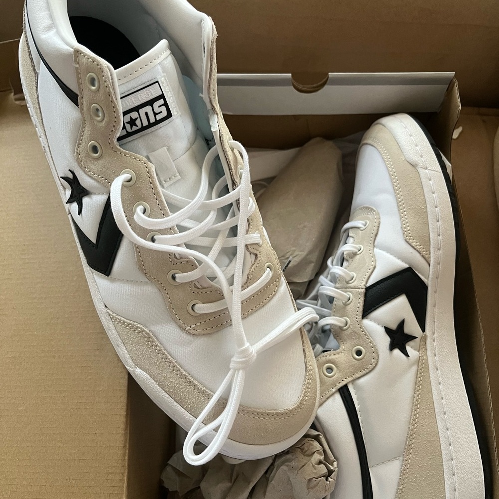 Converse CONS